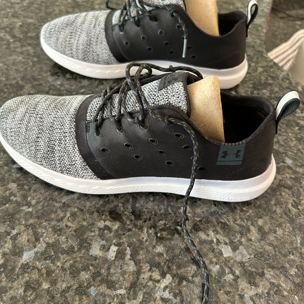 Under Armour women’s  Black and Gray Athletic Shoes